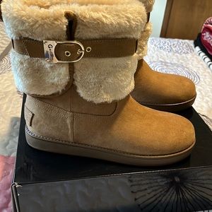Brand new guess boots